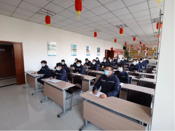 《“学习二十大  永远跟党走 奋进新征程”—引领银川中铁水务高质量发展》